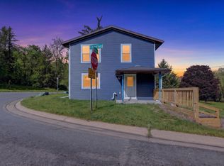 1387 E Riverside Dr, Ionia, MI 48846