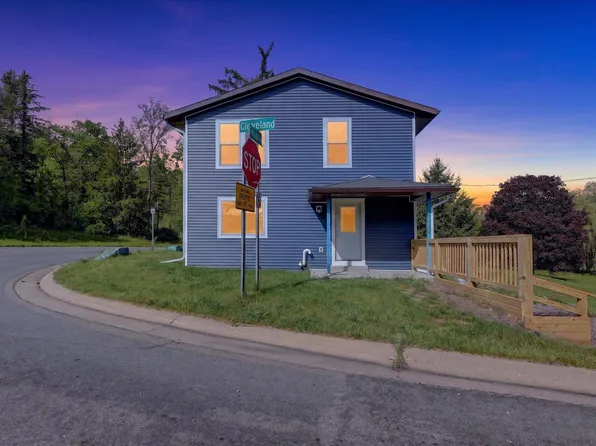 1387 E Riverside Dr, Ionia, MI 48846