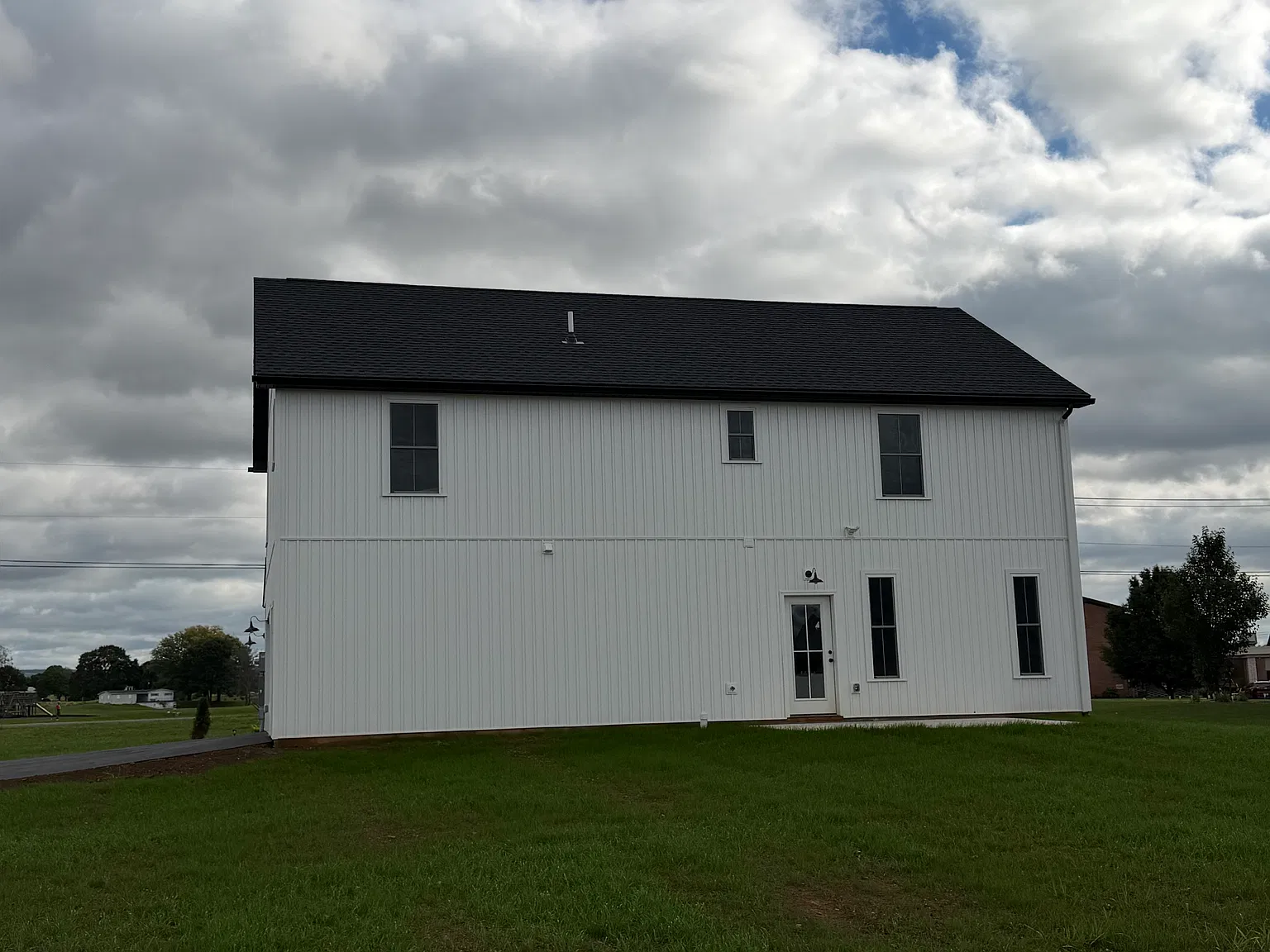 4 bed, 2.5 bath, 2816 sqft, $2,750 — Photo 4