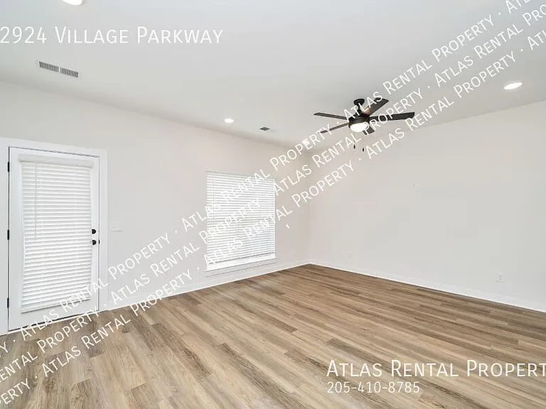 22924 Village Pkwy — Photo 9