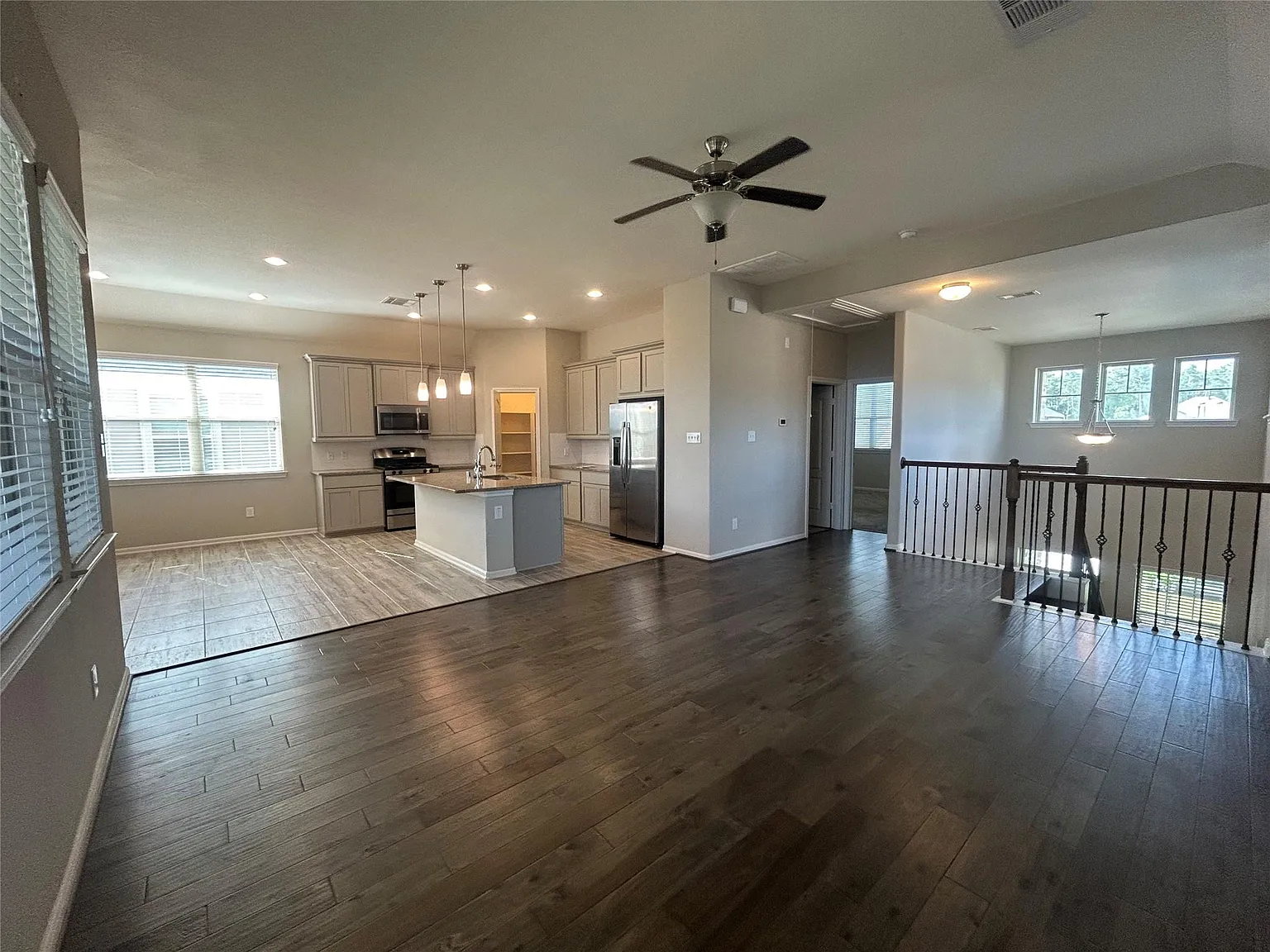 3 bed, 2.5 bath, 2130 sqft, $2,500 — Photo 4