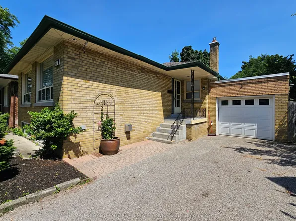 117 Westrose Ave, Toronto, ON M8X 2A5