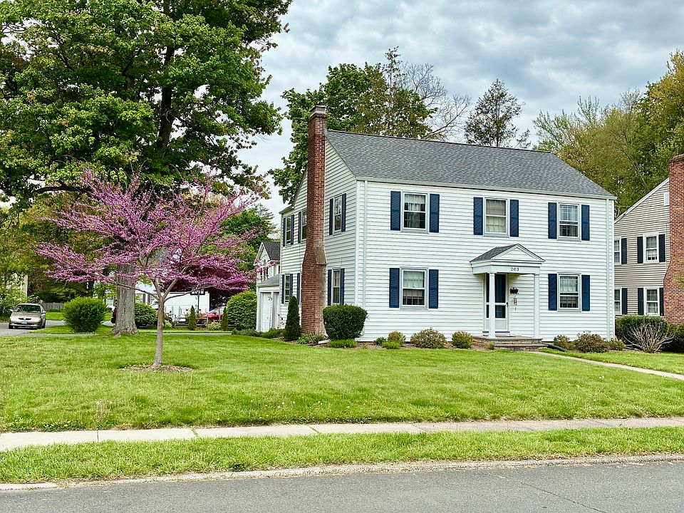 1st image of 203 Ballard Dr
