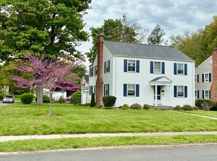 203 Ballard Dr, West Hartford, CT 06119