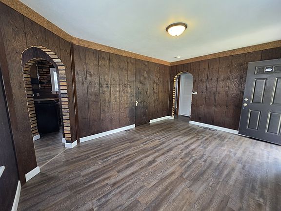 4th image of 1212 Forest Ave