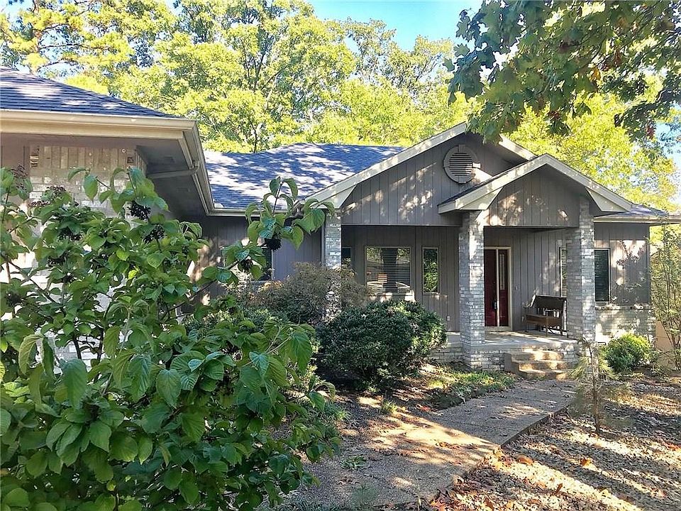 1st image of 11 Cambria Ln