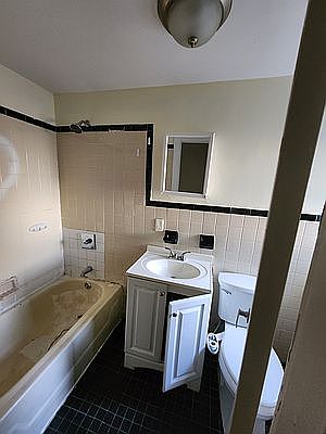 4th image of 849 Lincoln Pl #1