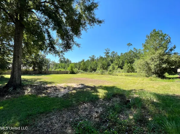 Pine Tree Dr, Kiln, MS 39556