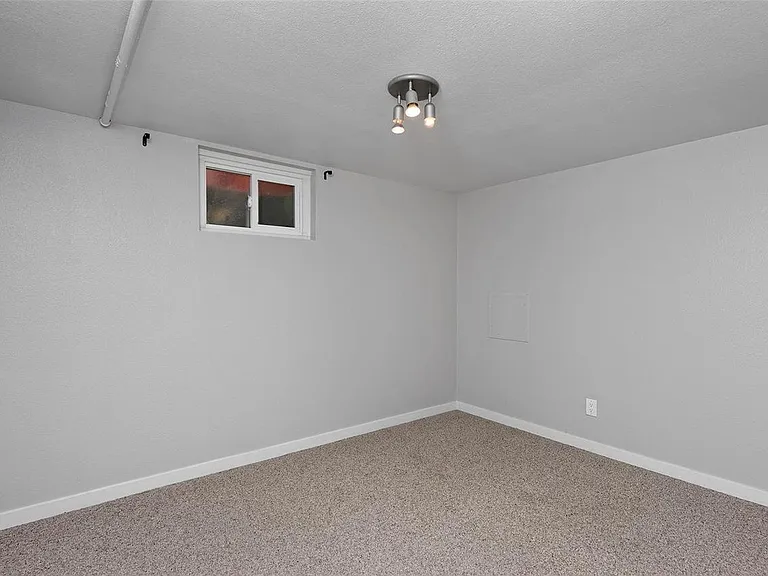 downstairs 6th bedroom