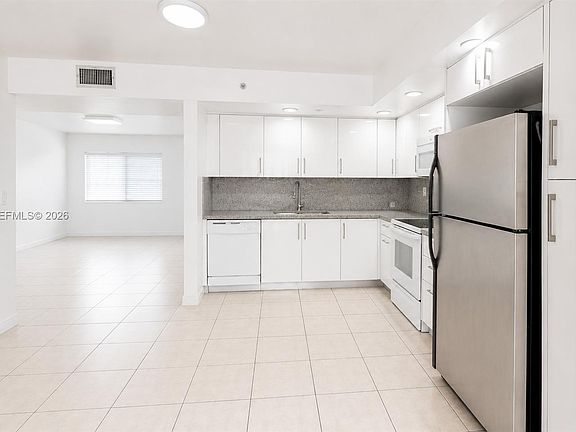 4th image of 8700 SW 133rd Avenue Rd APT 312