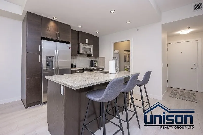 1 bed, 1.5 bath, 850 sqft, $2,400 — Photo 2