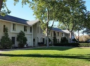 16 Boulder Ct, Coram, NY 11727