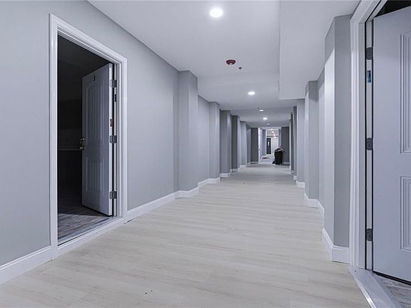 5th image of 387 Broad St Unit 1