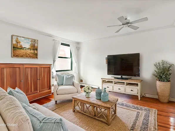 626 Washington St APT 4A, New York, NY 10014