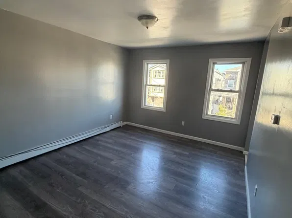 324 Pine St Floor 2, Elizabethport, NJ 07206