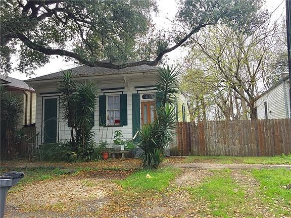 2nd image of 924 Jourdan Ave