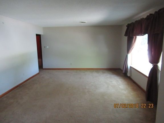 3rd image of 608 North Broadway
