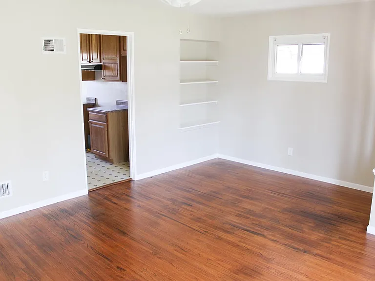 2202 Aberdeen Ave — Photo 7