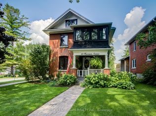 40 Harrison Ave, Aurora, ON L4G1E1