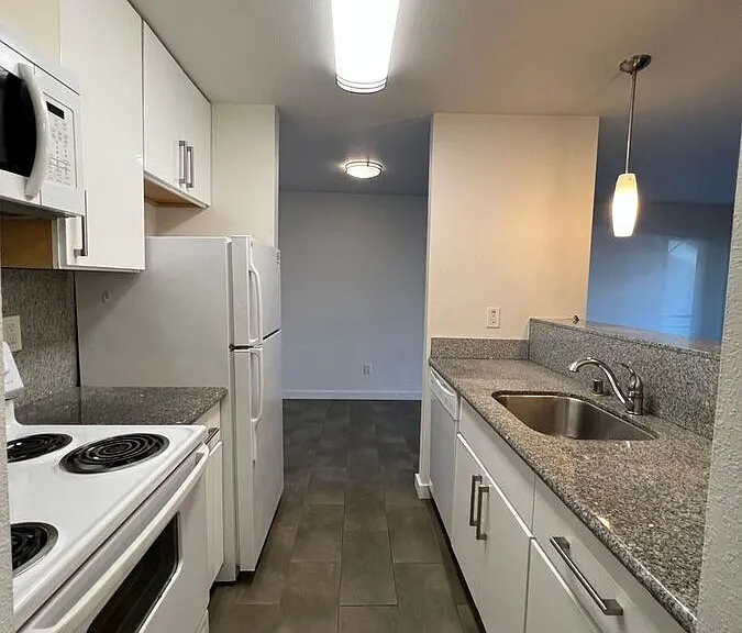 2240 Blake St — Photo 40
