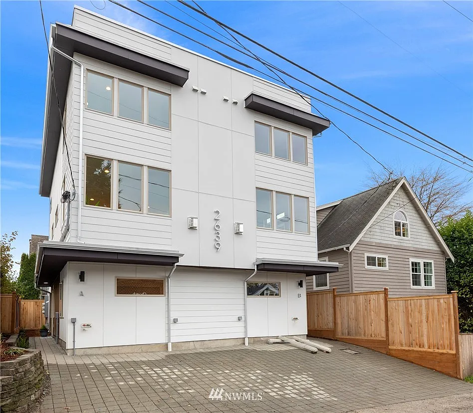2639 B 45th Avenue SW photo 1