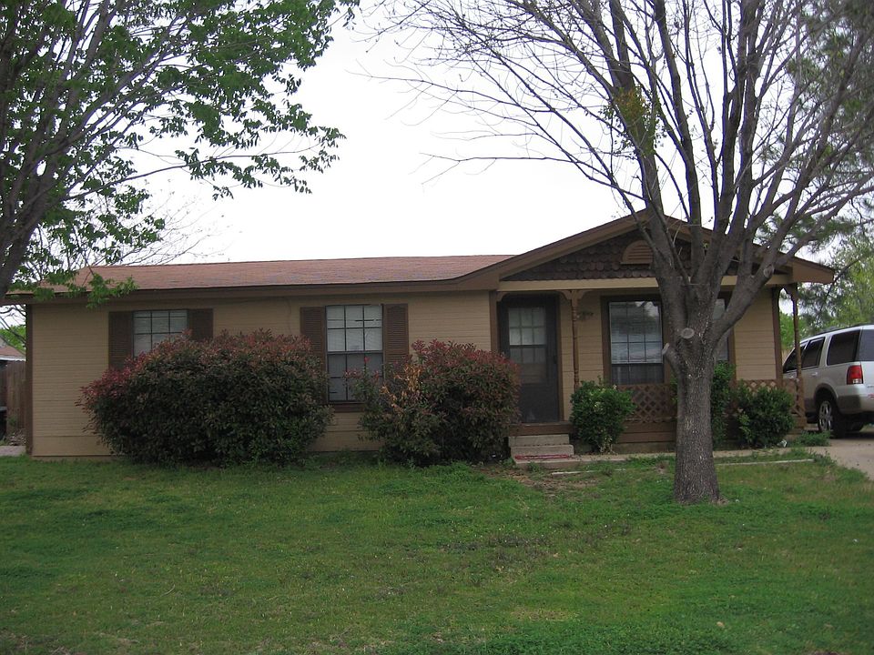 Front of house, note porch