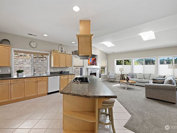 2nd image of 5303 58th Avenue W