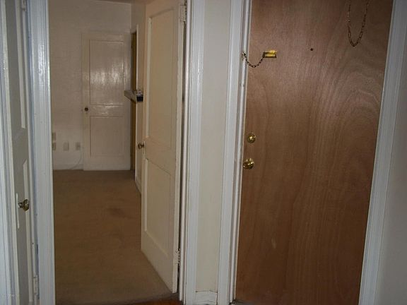 4th image of 2849 Herschel St APT 4