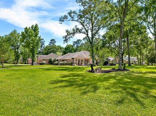 2 Oak Crest Cir, Magnolia, TX 77354