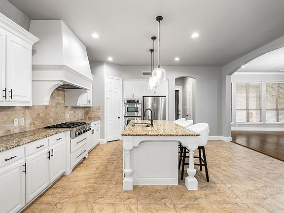 4th image of 13696 Thornton Dr