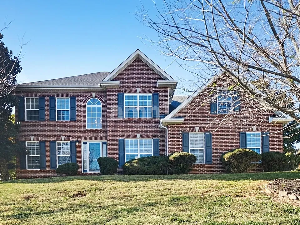 821 Hidden Glen Ln