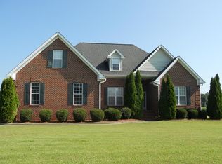 409 Pointe Dr, La Grange, NC 28551