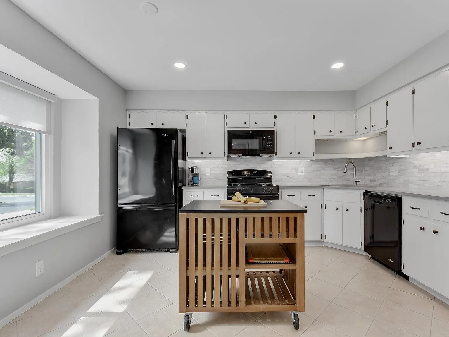 7902 Keneshaw Dr — Photo 4