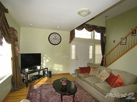 004_Living Room (alt)