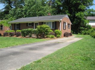 403 Woodsway Dr, Lexington, NC 27292