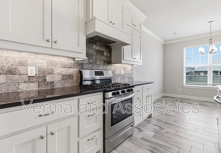 931 E Skyline Loop — Photo 21