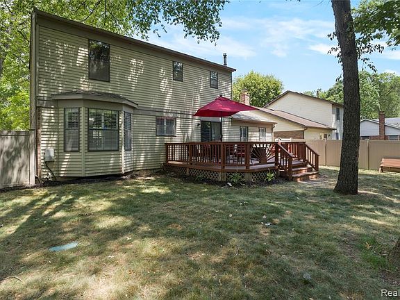 2nd image of 36767 Dover Dr