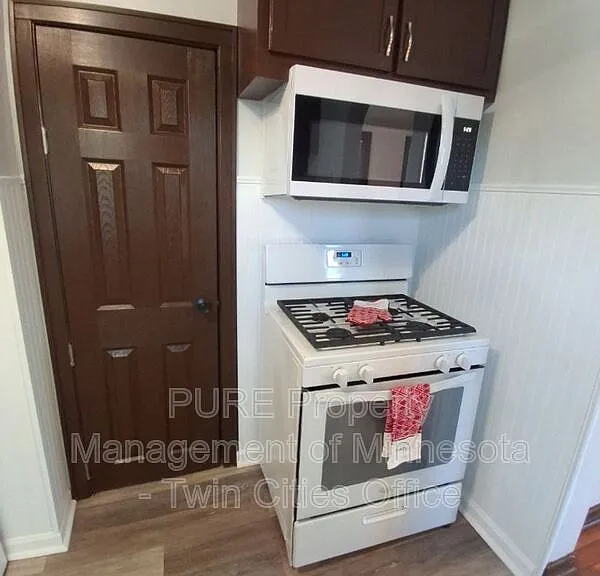 1215 Galtier St #UPPER — Photo 2