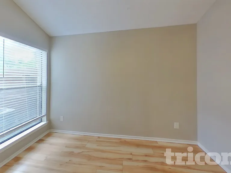 2033 Feather Ln — Photo 11