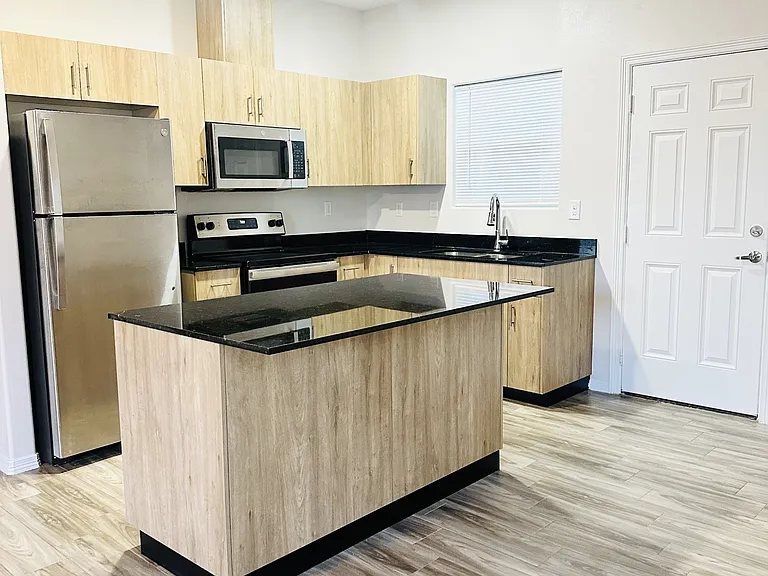5200 N Dahlia St #2 — Photo 7