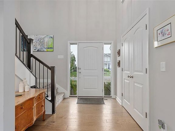 4th image of 102 SE Ayden Ln