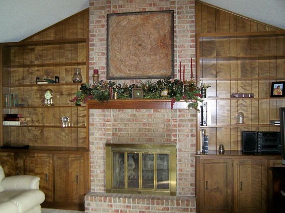 5th image of 676 Glen Oaks Ln