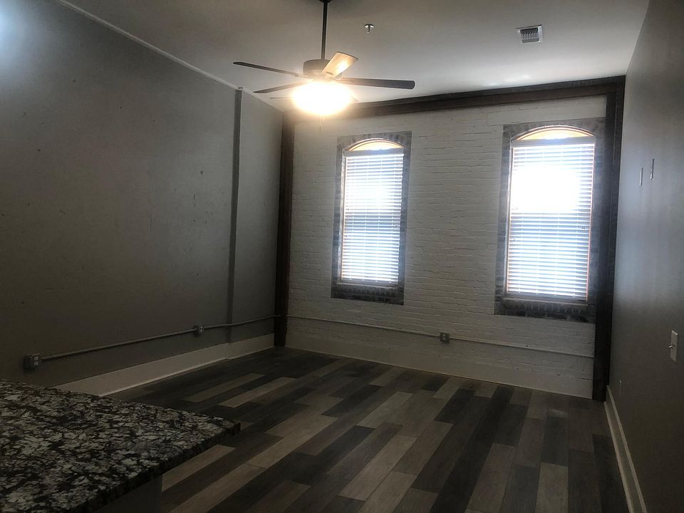 2nd image of 790 Howard Ave APT B