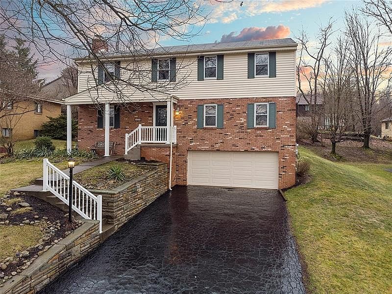 1st image of 288 Deer Park Dr E