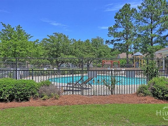 4th image of 14 Sandy Pond Ct