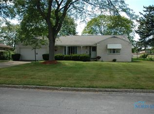 315 Meadow Ln, Walbridge, OH 43465