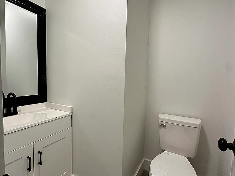 60 Lawn Ave #9 — Photo 10