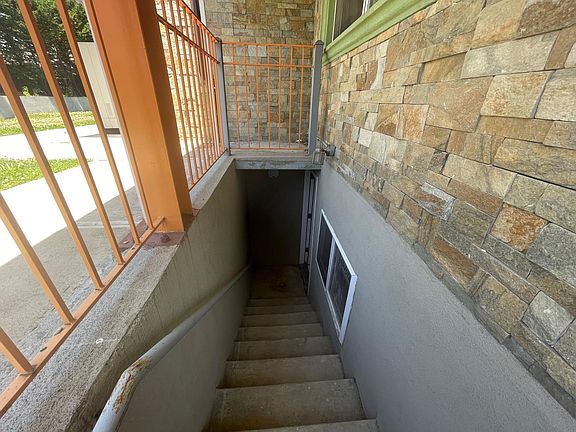 3rd image of 5368 61st St APT 1