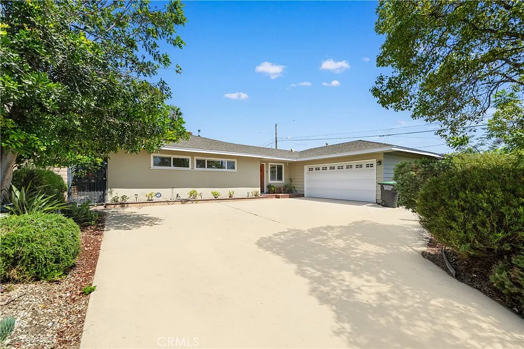 3 bed, 1412 sqft, $4,500 — Photo 3