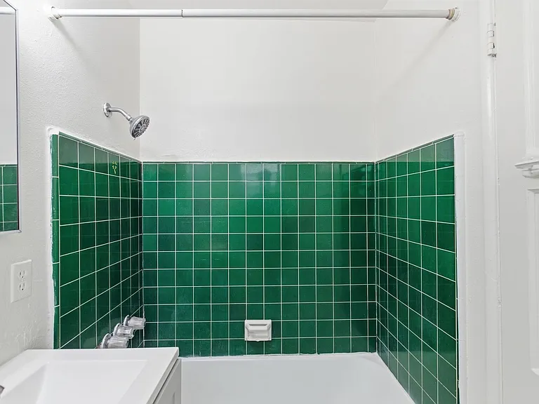 1425 Cedar Ave — Photo 9